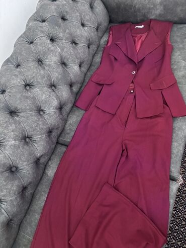 женские костюмы с баской: Qadın kostyum dəsti – Lenisa Fashion, ölçü 40 - Rəng: bordo/şərab