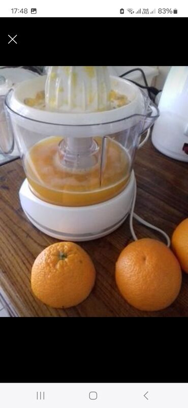 Kuhinjski aparati: Aparat na struju za cedjenje voca.(rezervisano)