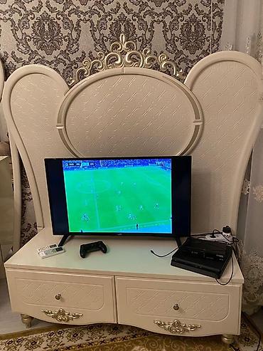 tv stent: - TV altlığı və konsol masası dəsti - Rəng: krem/fil dişi - Üslub — 1