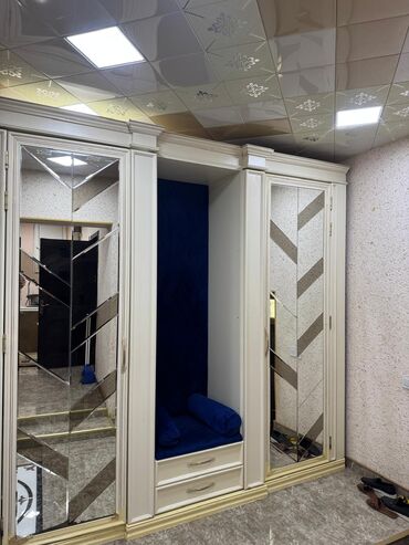 Ev üçün digər mebel: İşlənmiş, Açılan, 4 qapılı Düz dolab, Stenka