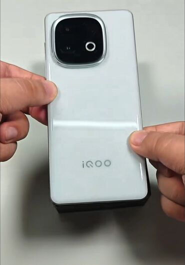 Vivo: Vivo iQOO, Б/у, 256 ГБ, цвет - Белый, 2 SIM — 3