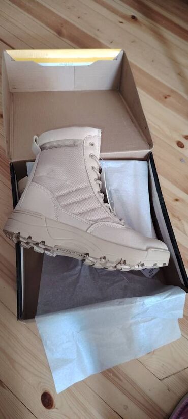 Botinkalar: Ботинки