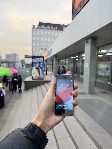 музык: IPhone 5s, Колдонулган, 16 ГБ, Күмүш, Заряддоочу түзүлүш, Каптама — 4