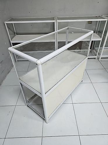Stend vitrinləri: Mağaza vitrini və şüşə vitrin stendləri - Material: ağ metal karkas — 2