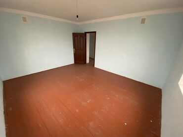 Həyət evləri və villaların satışı: 3 otaqlı, 81 kv. m, Kredit yoxdur, Orta təmir — 12