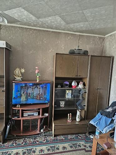 железная полка: Стенка модульная в гостиную/зал - Материал: ЛДСП под тёмное дерево. - — 2