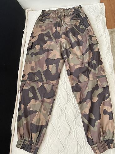 osiris patike: ZARA cargo pantalone – vojnički (kamuflažni) print - Model: cargo — 3