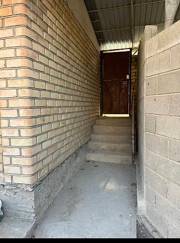 продаю связи с переездом: Сдается 1 комната в частном доме Внутри душ, туалет на улице — 2