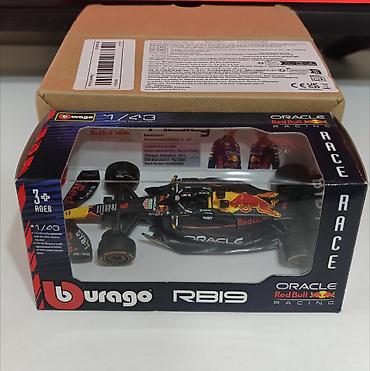 Модели автомобилей: Продаю модели болидов bburago, смотрите на фото, цена за каждый 1150 — 2