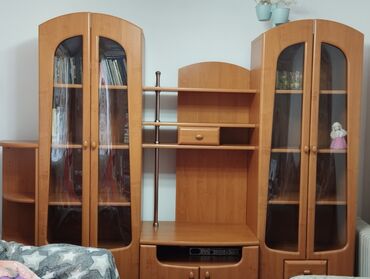 функциональные кровати для дома: Мебель для дома. б/у в отличном состоянии.
за 18000 сом продам