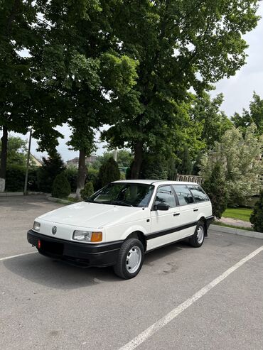 audi 80 б3: Volkswagen Passat: 1989 г., 1.8 л, Механика, Бензин, Универсал