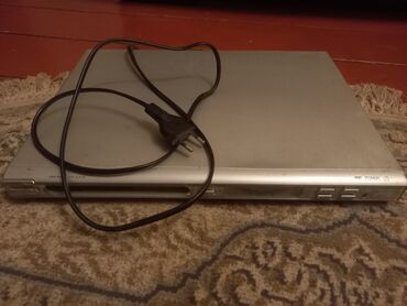 melber diski: DVD disk pultsuz idare olunur toy videolari ve sare kimi seyleri