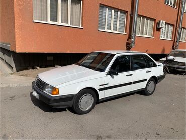 вольво тент: Volvo 440: 1991 г., 1.7 л, Механика, Бензин, Седан