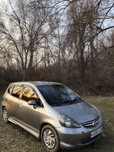 машина дешовая: Honda Fit: 2003 г., 1.3 л, Автомат, Бензин, Хетчбек