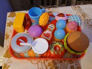 Манежи: Oyuncaq yemek seti