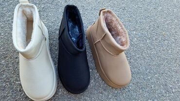 Ugg obuća: Ugg čizme, bоја - Bež — 1