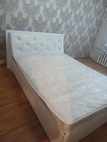 кровать 2х: Двуспальная кровать с мягким изголовьем и матрасом. - Размер — 4