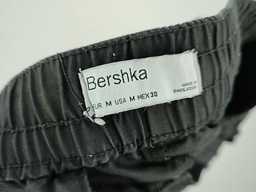 czarne cargo pull and bear: Bershka, Spodnie cargo damskie, rozmiar M — 4