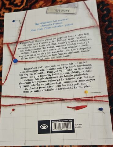 Bədii ədəbiyyat: "İyi Bir Kızın Cinayet Rehberi" (A Good Girl's Guide to Murder – Holly