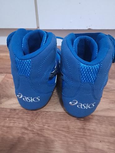 Patike: ASICS dečije rvačke patike – broj 33 - Model: visoki profil sa — 11