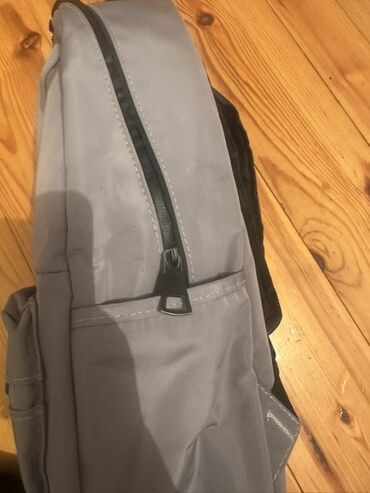 Rukzaklar: Her biri 10 azn az işlenmiş çantalar yalniz almaq isteyenler yazsin ! — 9