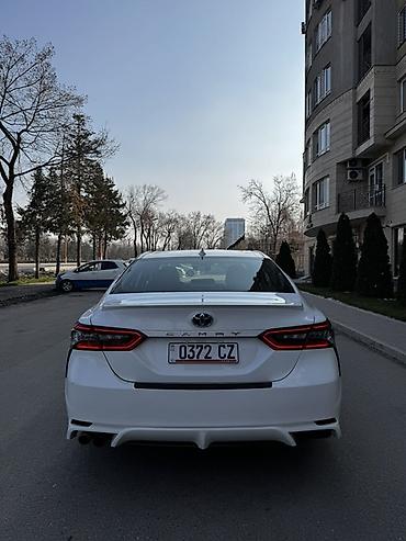 Toyota: Toyota Camry: 2021 г., 2.5 л, Вариатор, Гибрид, Седан — 2