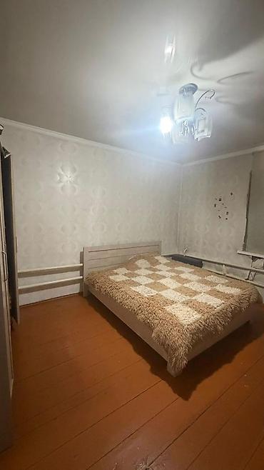 ленинградска: Продаю пол дома район Исанова -Ленинградская 3 комнаты кухня удобства — 8