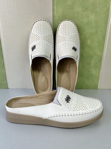 обувь белая: Женские сабо,на широкую ногу,большие размеры очень