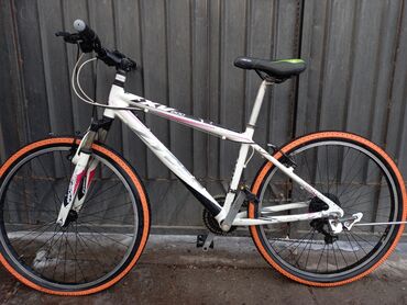 алюминиевая фляга цена: Привозной велосипед в отличном состоянии Рама алюминиевая Колеса 26