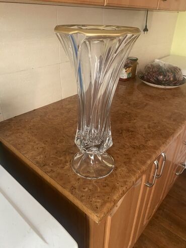 стекло ткань: Прозрачная хрустальная ваза Oklahoma FTD Vase с золотистой окантовкой
