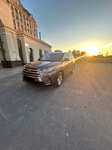 Toyota: Toyota Highlander: 2019 г., 3.5 л, Вариатор, Гибрид, Кроссовер