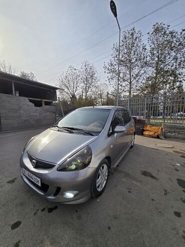 Honda: Honda Jazz: 2004 г., 1.3 л, Механика, Бензин, Хэтчбэк — 2