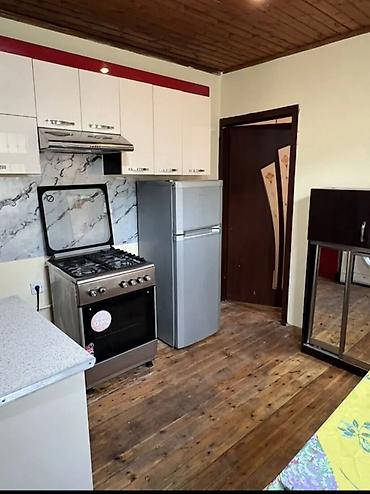 əmircanda: 2 otaqlı ev – mətbəx və yataq otağı ilə. Evde həə sarayet var kancaner — 2