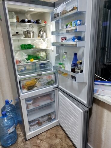 Mətbəx kombaynları və doğrayıcıları: 2 qapılı Bosch Soyuducu Satılır, rəng - Boz