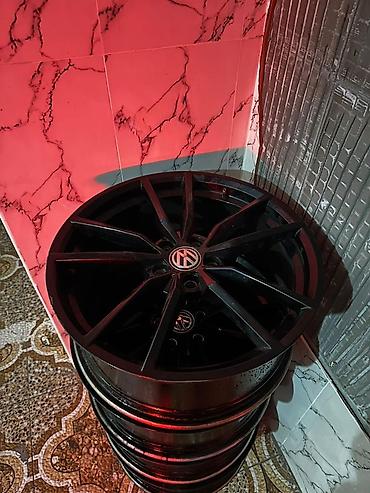 golf passat: Pretoria R19 Golf R 7.5 zavod diskləri, 19” x 8J ölçü, 5x112 bolt — 3