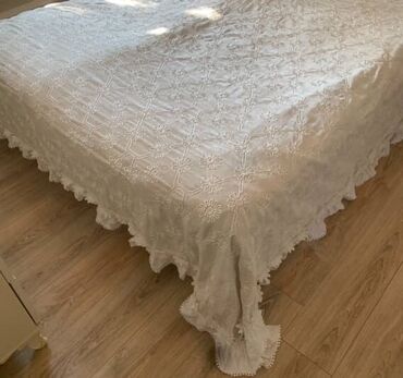 гобеленовые наволочки оптом: Yataq üçün rəng - Ağ Yataq örtüyü