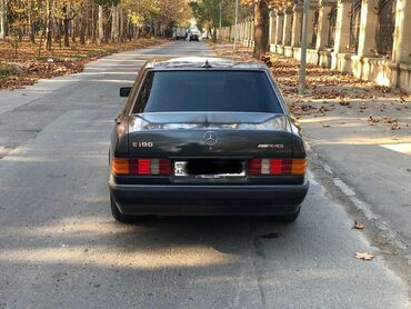 Mercedes-Benz: Mercedes-Benz 190: 2 l | 1990 il Sedan — 6