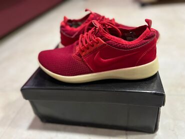 cizmice 37: Nike, 37, color - Red