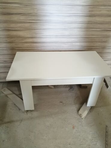 Masalar: Stullarin anbardan satişi var. Ölcülərə görə qiymət deyişir. Hər — 8