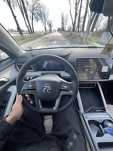 rox 01: BYD Yuan Up: 2025 г., Электромобиль, Кроссовер — 2