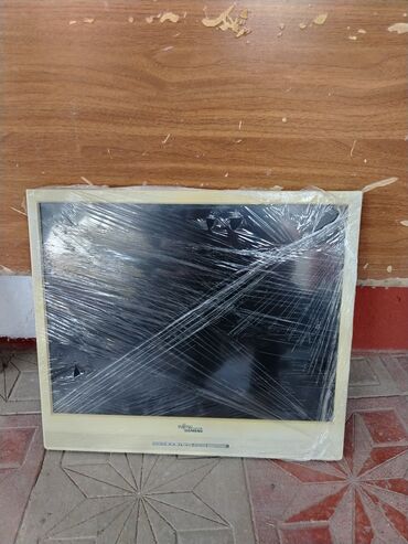 tab a6: Fujitsu Siemens-dən olan bu ekran, iş və ya əyləncə üçün əla seçimdir