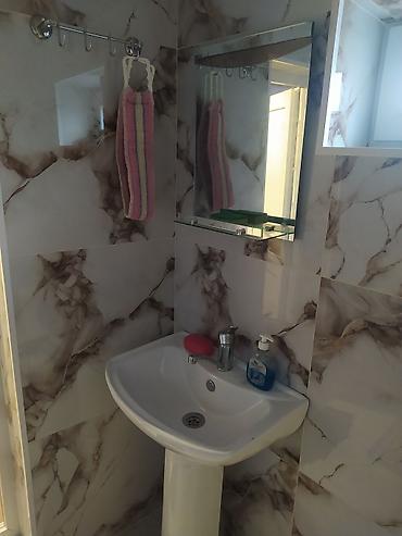 Günlük kirayə evlər: 50 kv. m, 3 otaqlı — 4