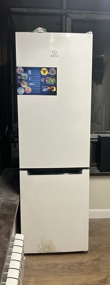 продать микроволновку: Муздаткыч Indesit, Колдонулган, Эки камералуу, No frost, 60 * 185 * 60