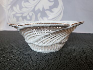 Činije: Bombonijera nova Cluj Napoka porcelan iz 70ih. Porcelanska rumunska — 6