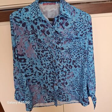 Köynək və bluzalar: 12m xer biri tezedi. 3 deneden cox alana 10m vererem.Qadın köynəkləri — 1