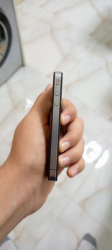 apple iphone 8: IPhone 4, < 16 GB, Qara — 4