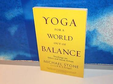 gitara za deca: Yoga for a world out of balance michael stone2009mek povezstanje kao — 1