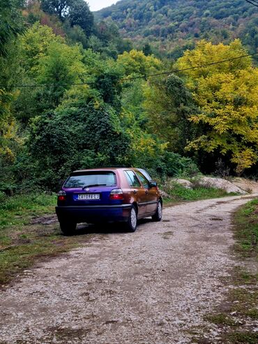 Volkswagen: Volkswagen Golf 3, hečbek sa 5 vrata. Na autu odradjena komplet — 16