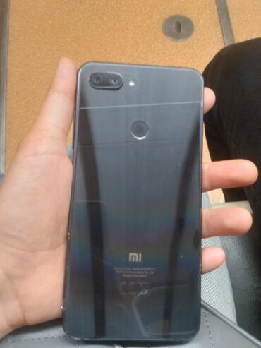 tripod kamera: Xiaomi Mi 8 Lite, 64 GB, rəng - Qara, 
 Barmaq izi