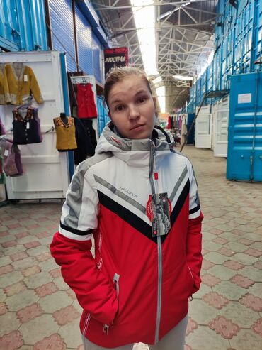 женские демисезонные куртки и пальто в Кыргызстан | ПАЛЬТО: Женская куртка S (36), M (38), L (40), цвет - Голубой